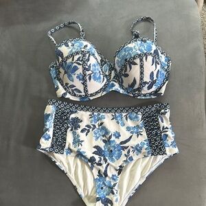 Floral Blue and White Women's swim Set
